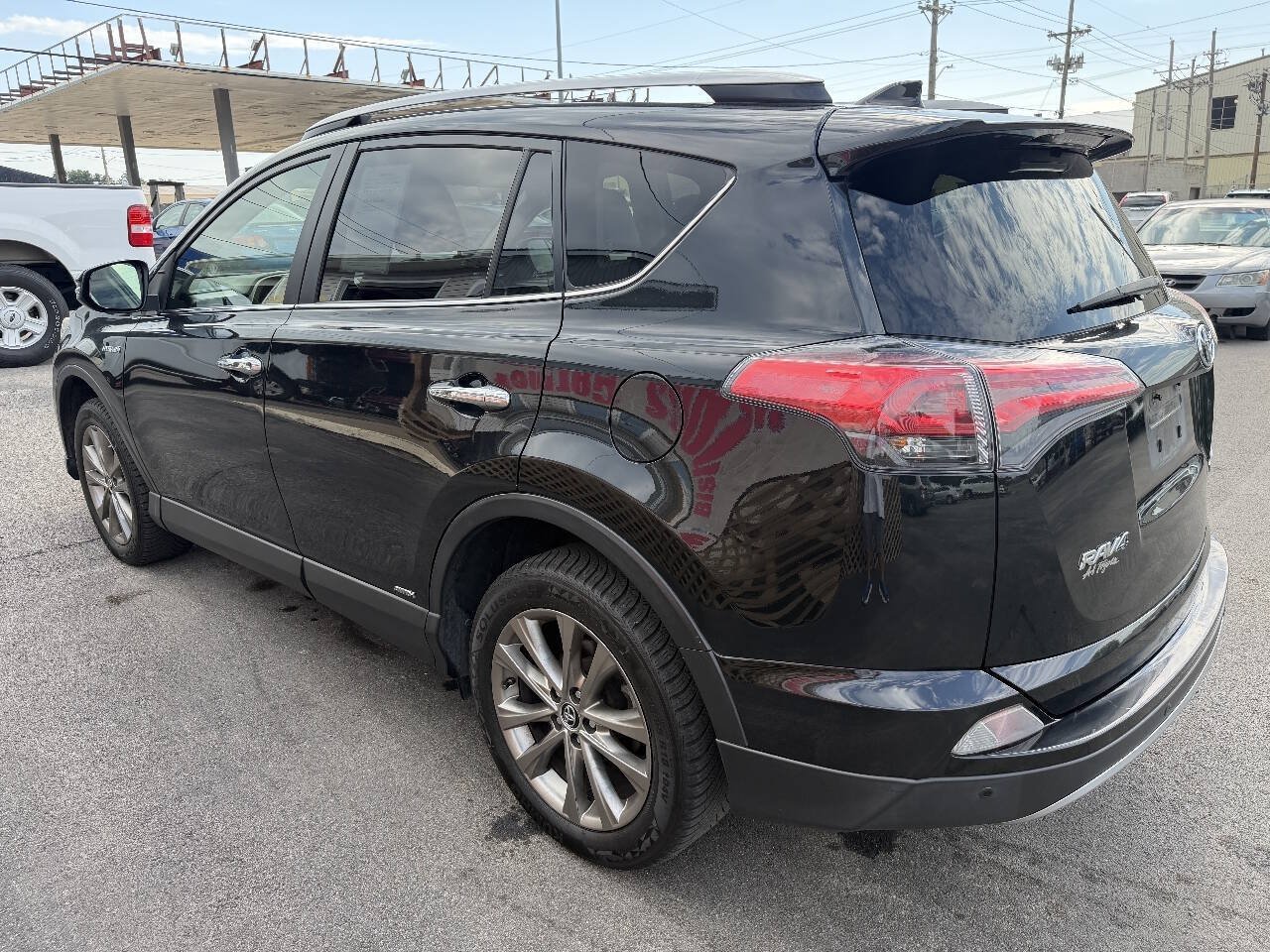 Used 2017 Toyota RAV4 Limited w/ Advanced Technology Package AWD/4WD image 6