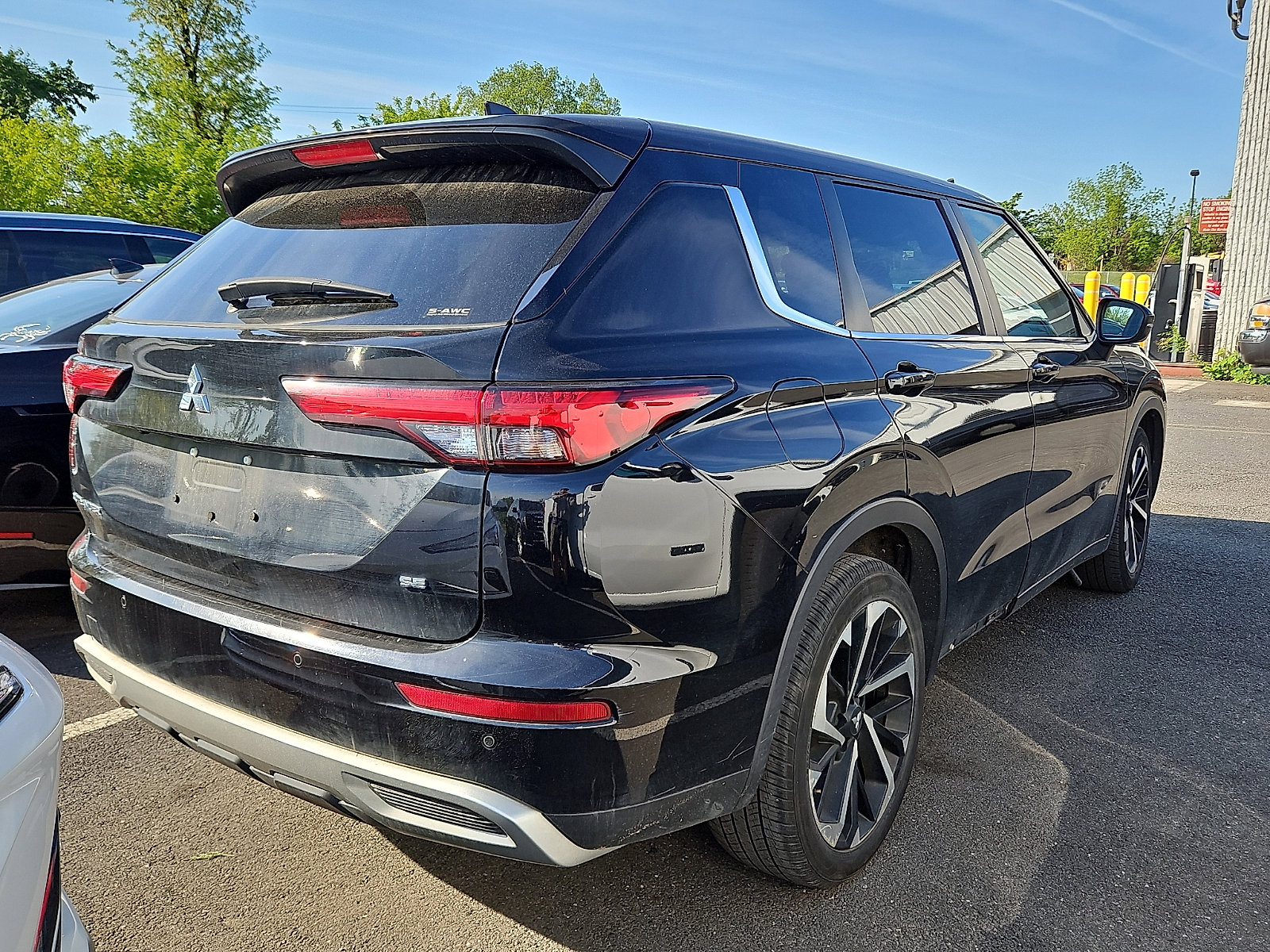 Used 2022 Mitsubishi Outlander SE AWD/4WD image 7