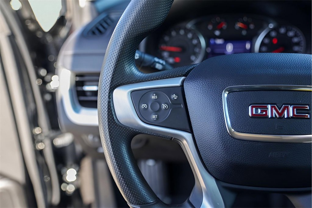 Used 2023 GMC Terrain SLE w/ Driver Convenience Package image 17