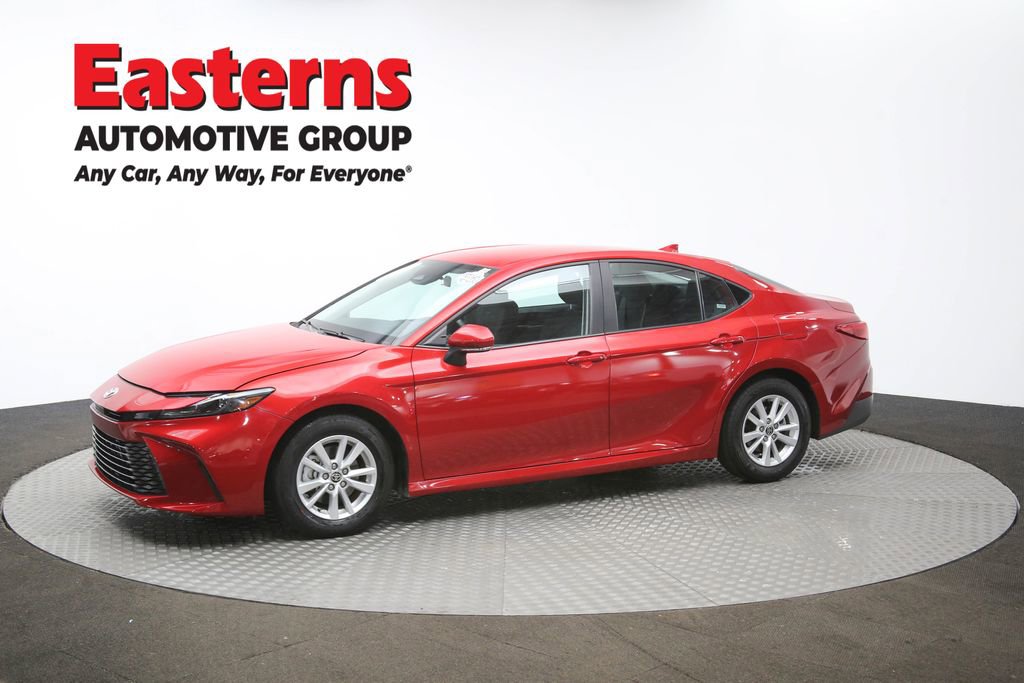 Used 2025 Toyota Camry LE image 57