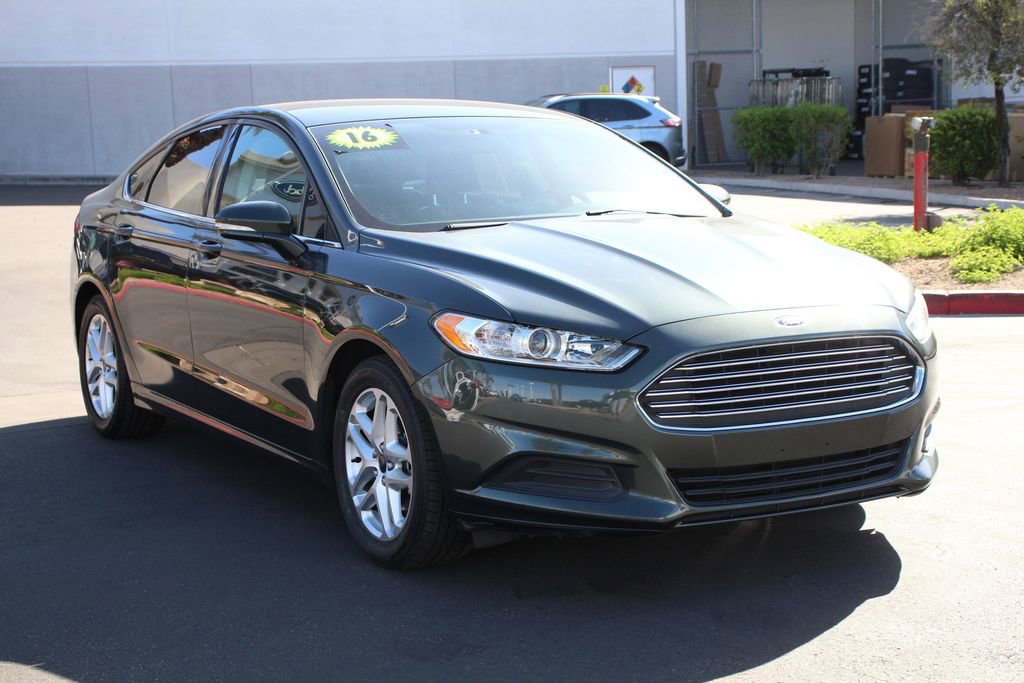 Used 2016 Ford Fusion SE image 11