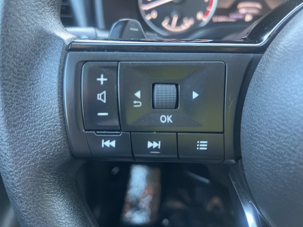 Used 2023 Nissan Rogue SV FWD image 47