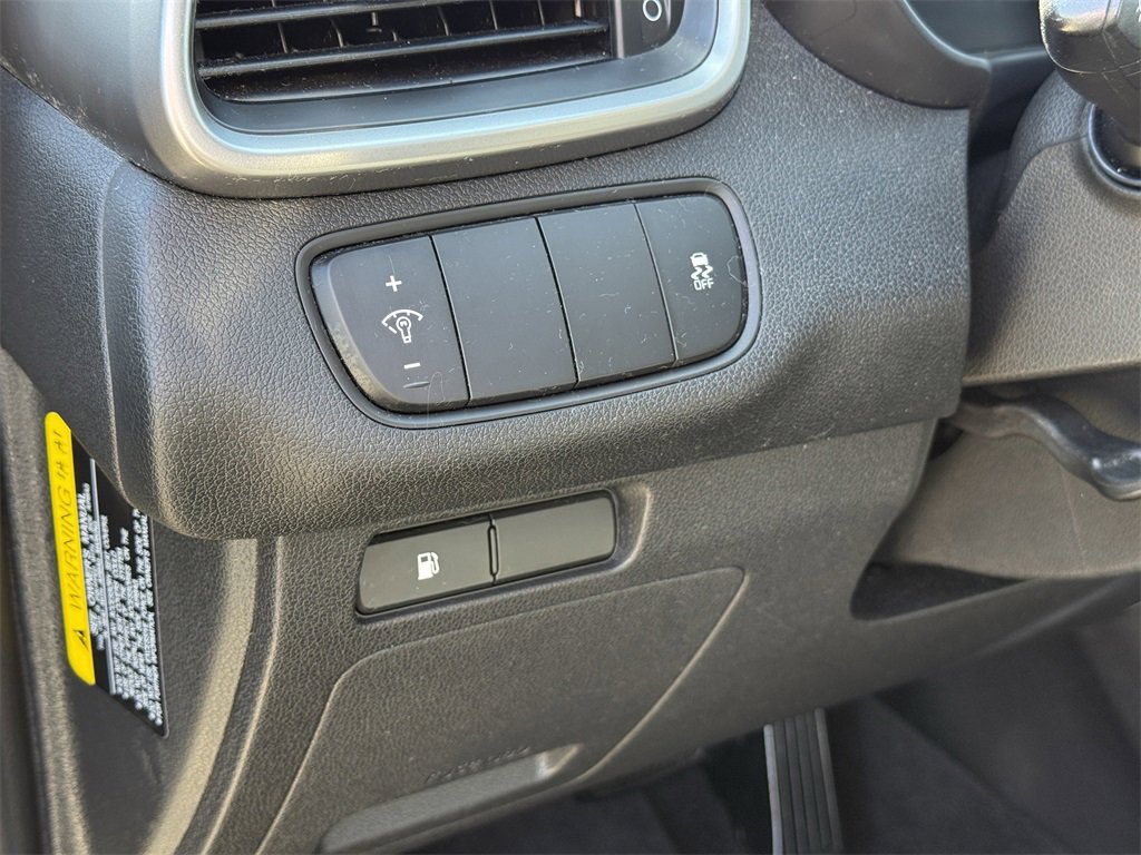 Used 2017 Kia Sorento LX w/ LX Convenience Package image 17