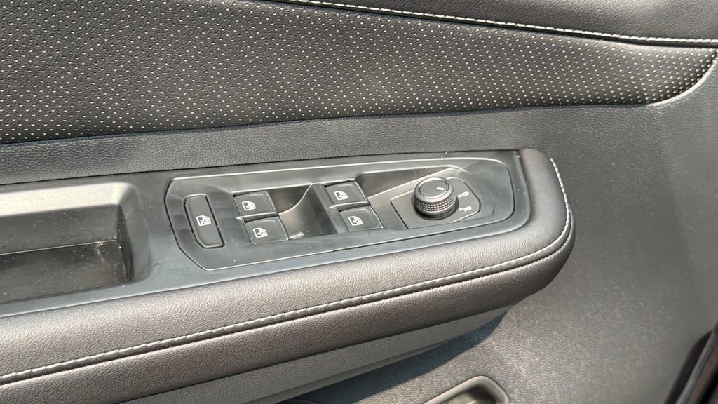 New 2026 Volkswagen Atlas Cross Sport SE FWD image 30