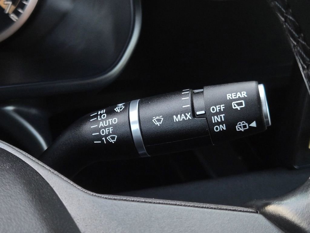 Used 2023 Land Rover Defender 90 X-Dynamic SE AWD/4WD image 27