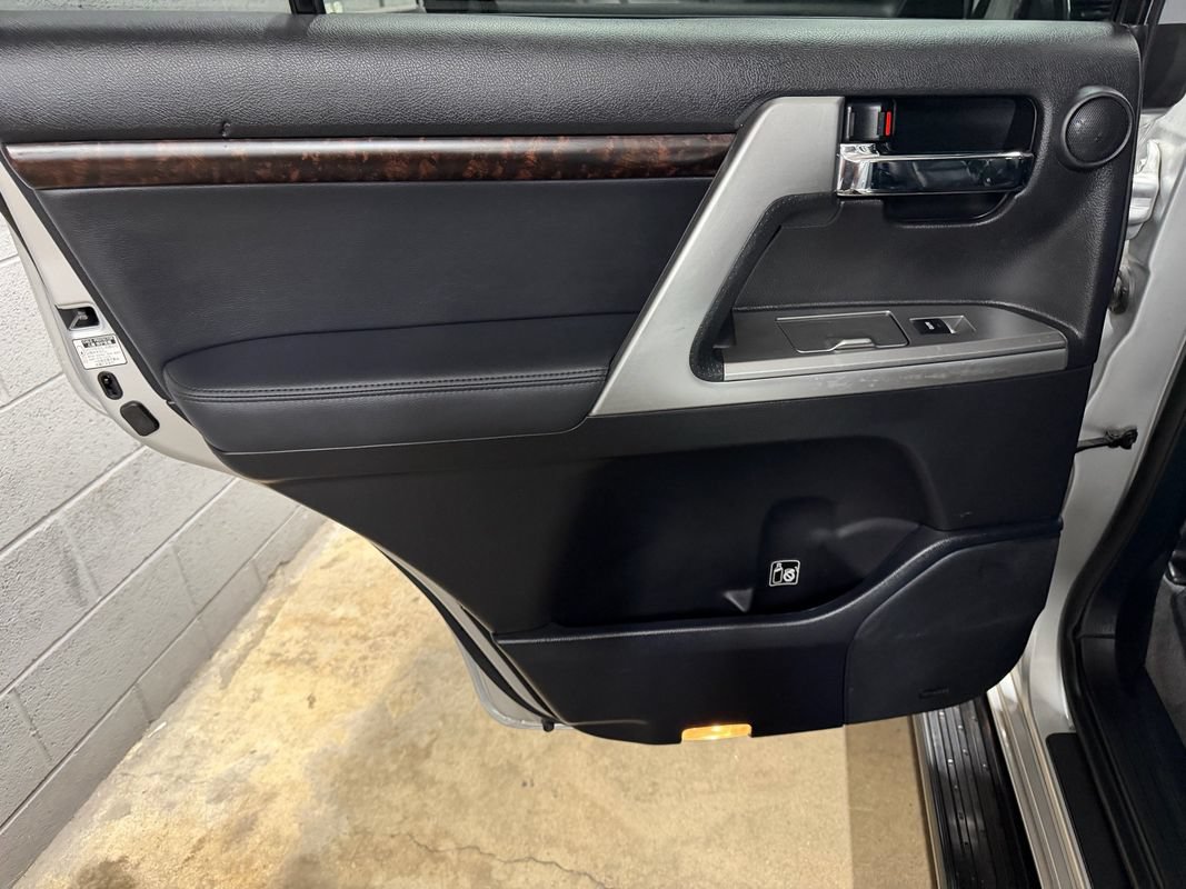 Used 2013 Toyota Land Cruiser AWD/4WD image 24