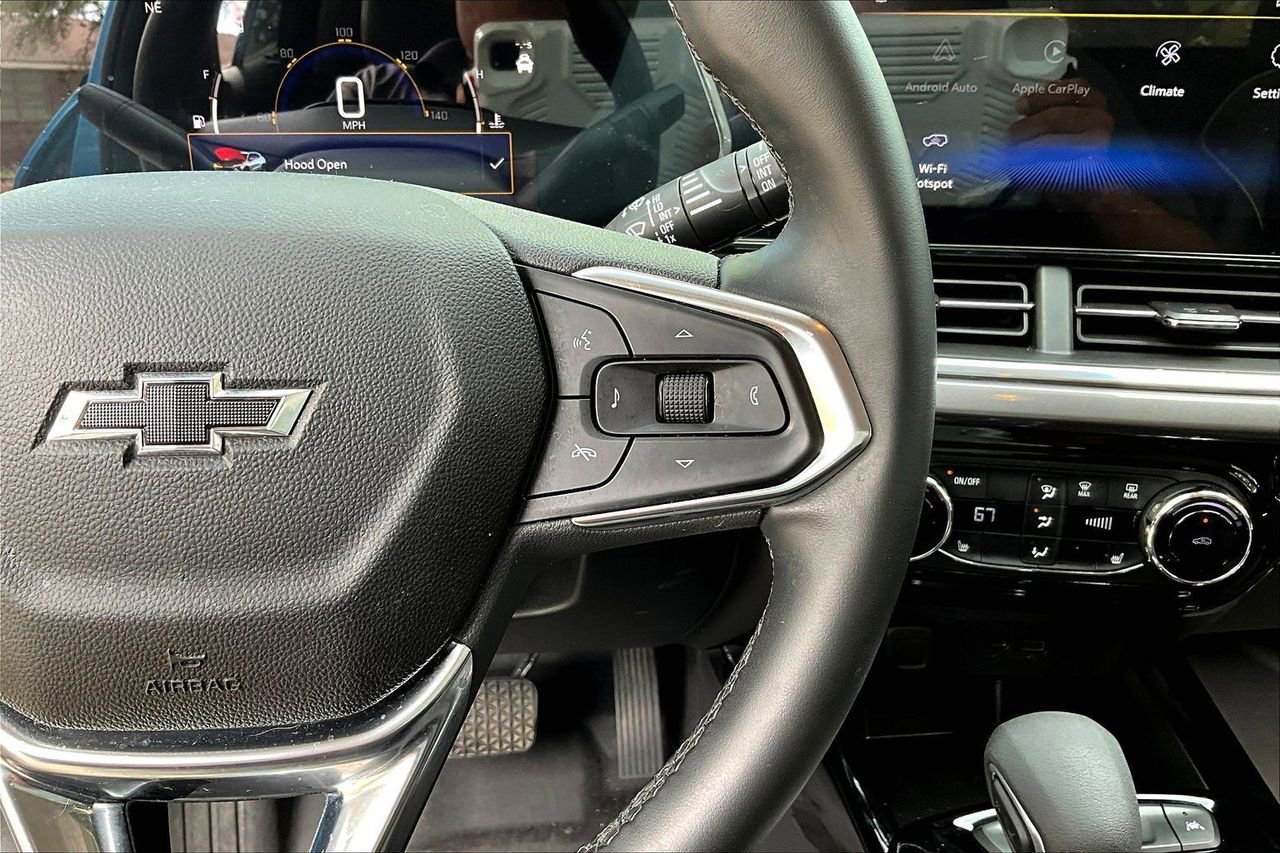 Used 2025 Chevrolet Trax ACTIV w/ Driver Confidence Package FWD image 11