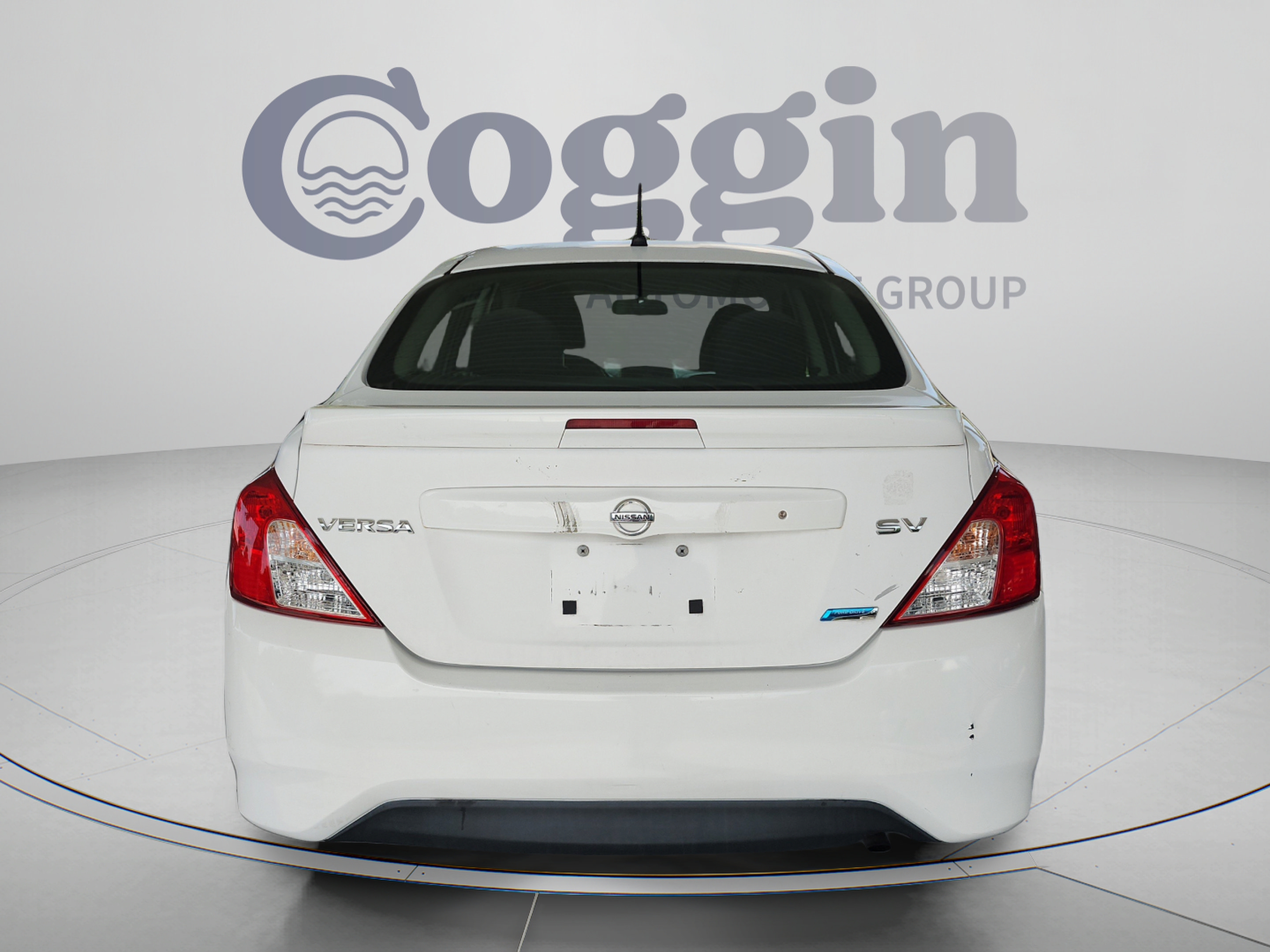 Used 2016 Nissan Versa SV FWD image 4