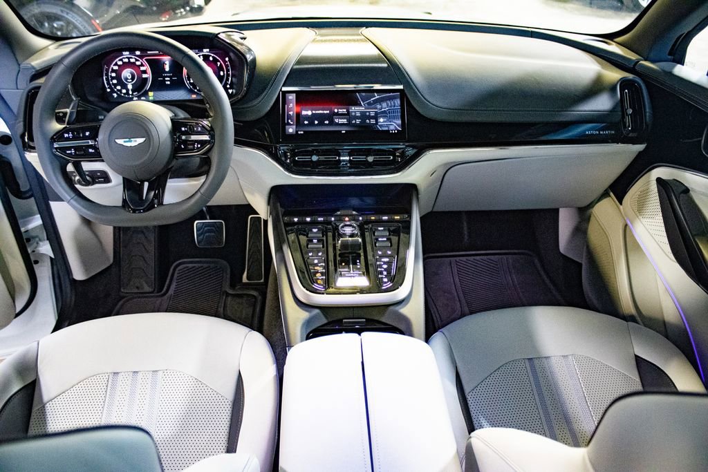 New 2025 Aston Martin DBX 707 image 21