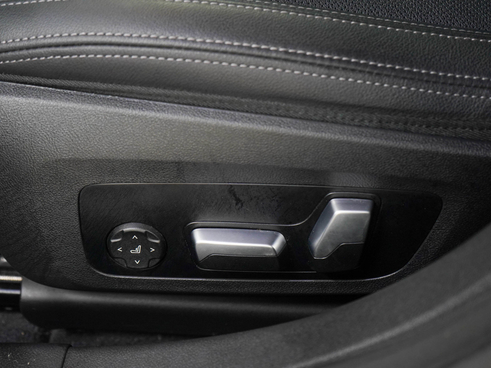 Used 2023 BMW i4 M50 w/ M Carbon Exterior Package AWD/4WD image 23