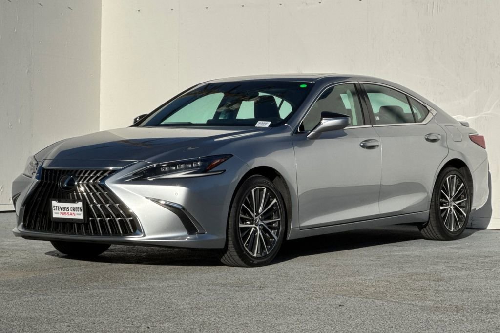 Used 2025 Lexus ES 300h w/ Premium Package image 7