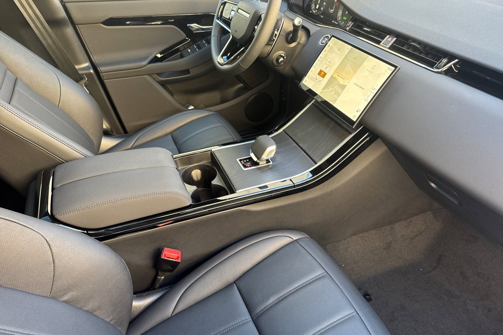 New 2026 Land Rover Range Rover Evoque Dynamic SE image 17