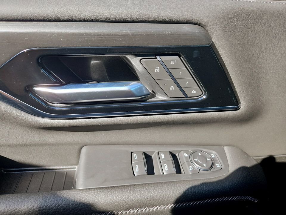 New 2026 GMC Yukon XL Denali w/ Sun & Power Step Package image 26