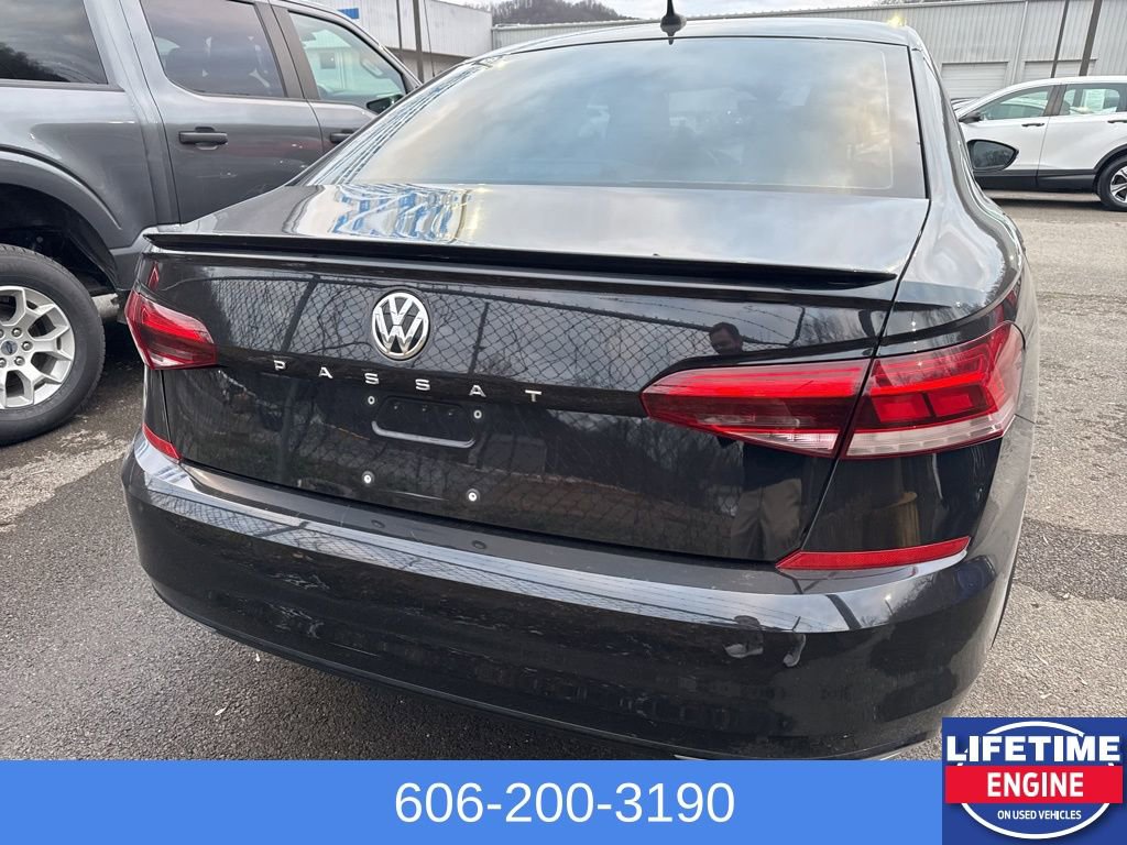 Used 2021 Volkswagen Passat 2.0T R-Line image 9