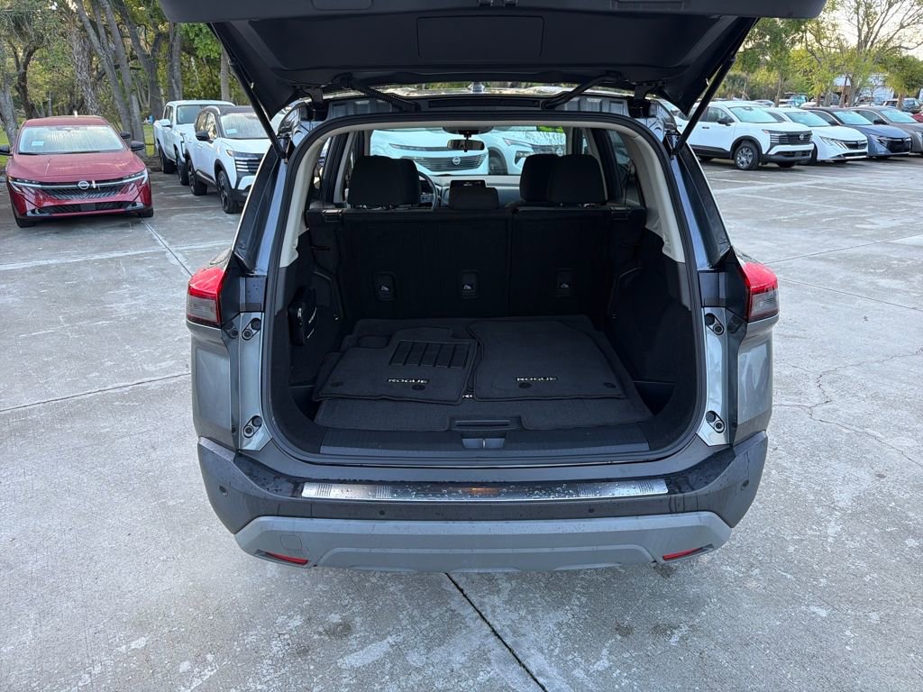 Certified 2023 Nissan Rogue SV image 33