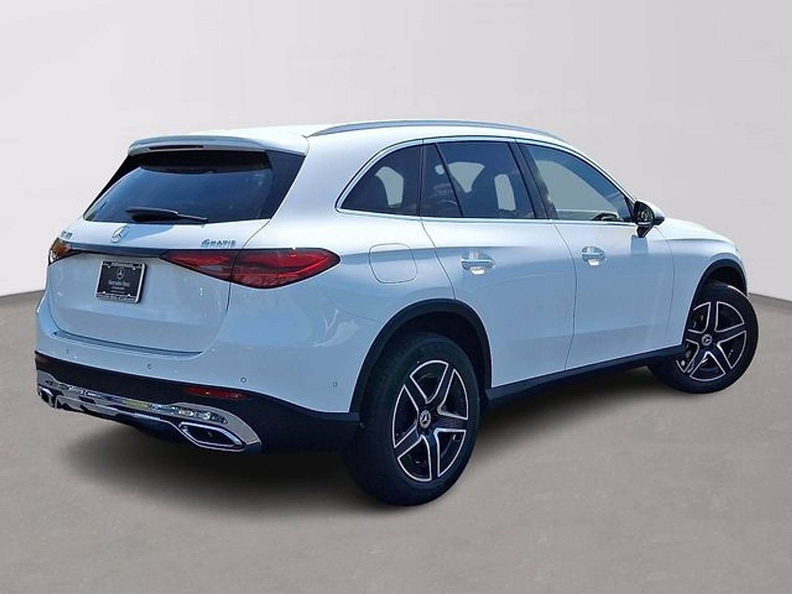 Used 2026 Mercedes-Benz GLC 300 4MATIC image 4