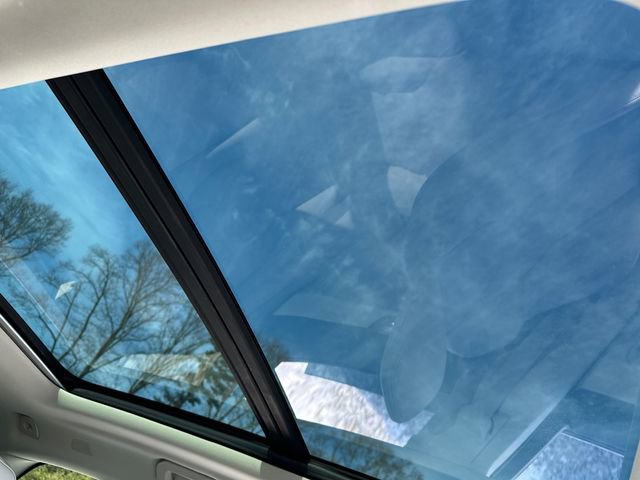 Used 2025 Volvo XC60 T8 Plus w/ Protection Package Premier image 18