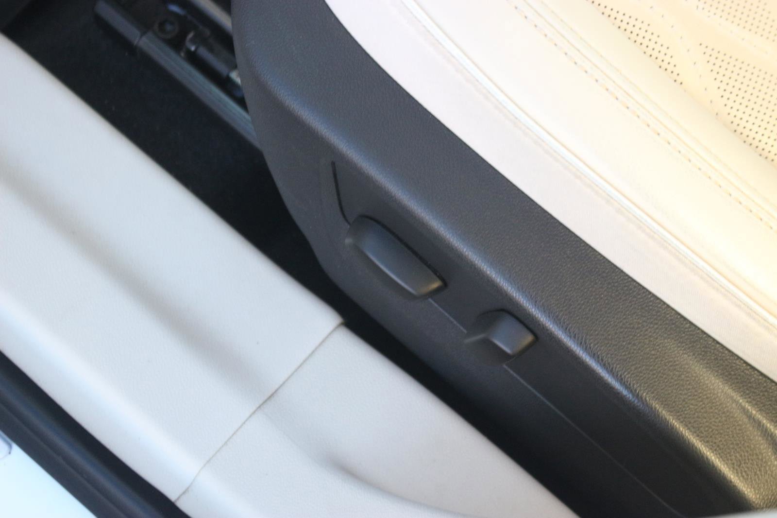 Used 2022 Buick Envision Avenir w/ Safety Package image 17