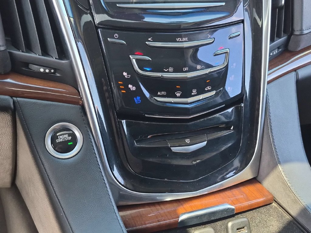 Used 2019 Cadillac Escalade ESV Premium Luxury AWD/4WD image 12