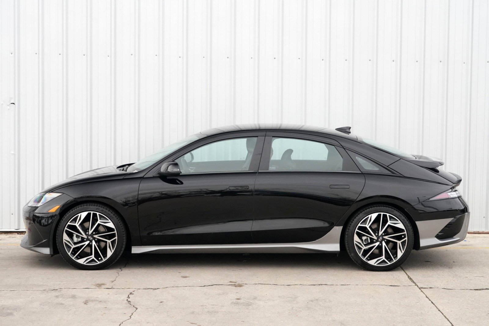 Used 2023 Hyundai Ioniq 6 SEL image 47