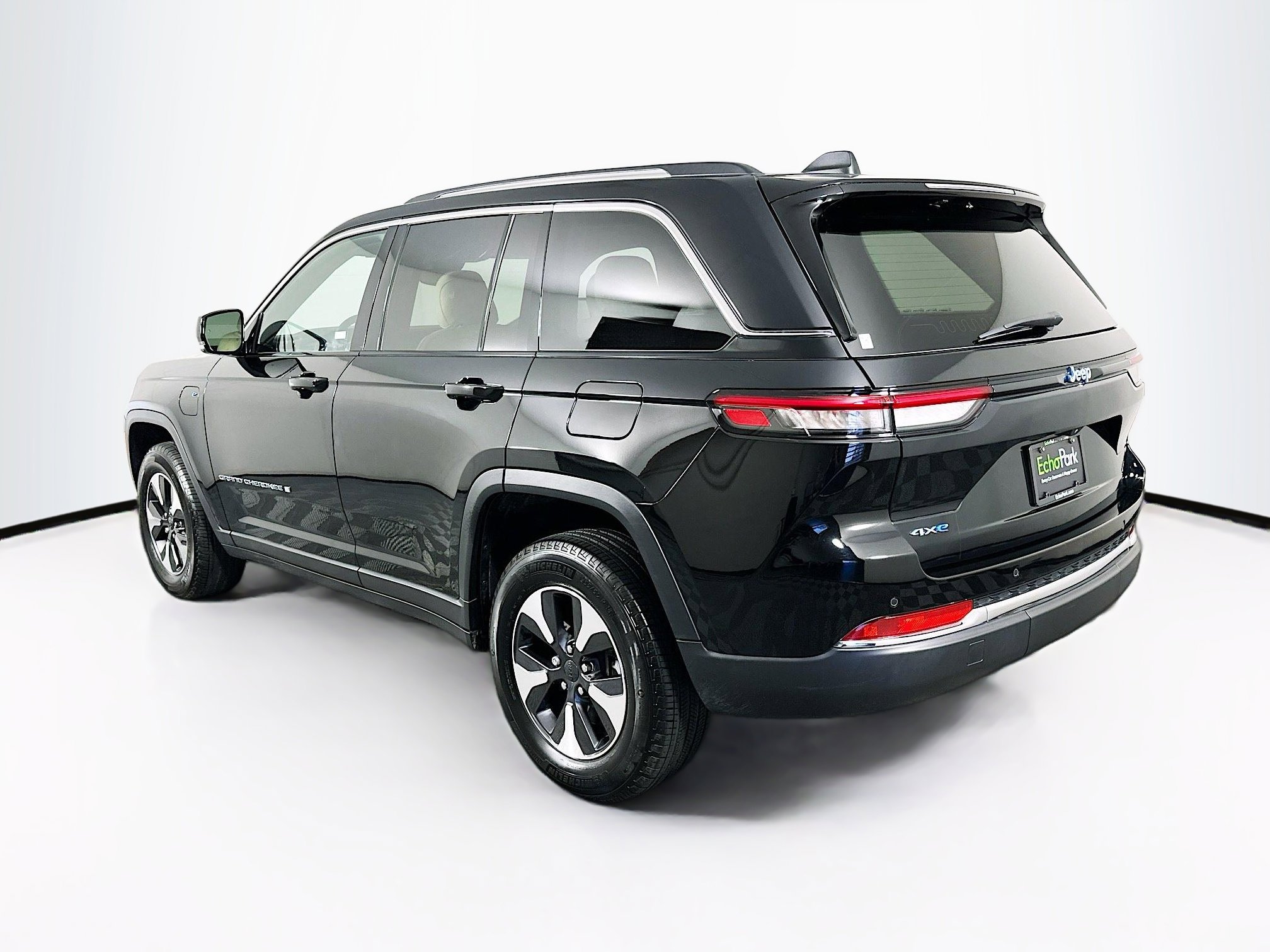 Used 2023 Jeep Grand Cherokee 4WD 4xe image 5