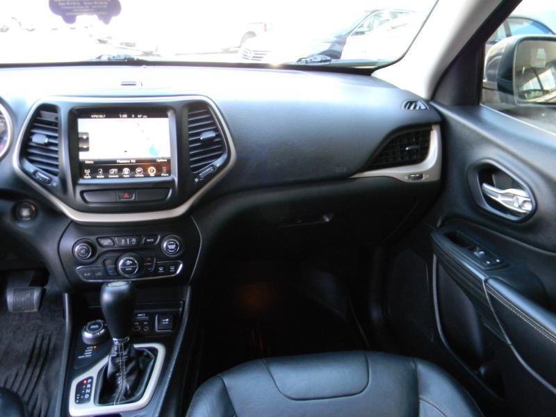Used 2016 Jeep Cherokee Limited image 19