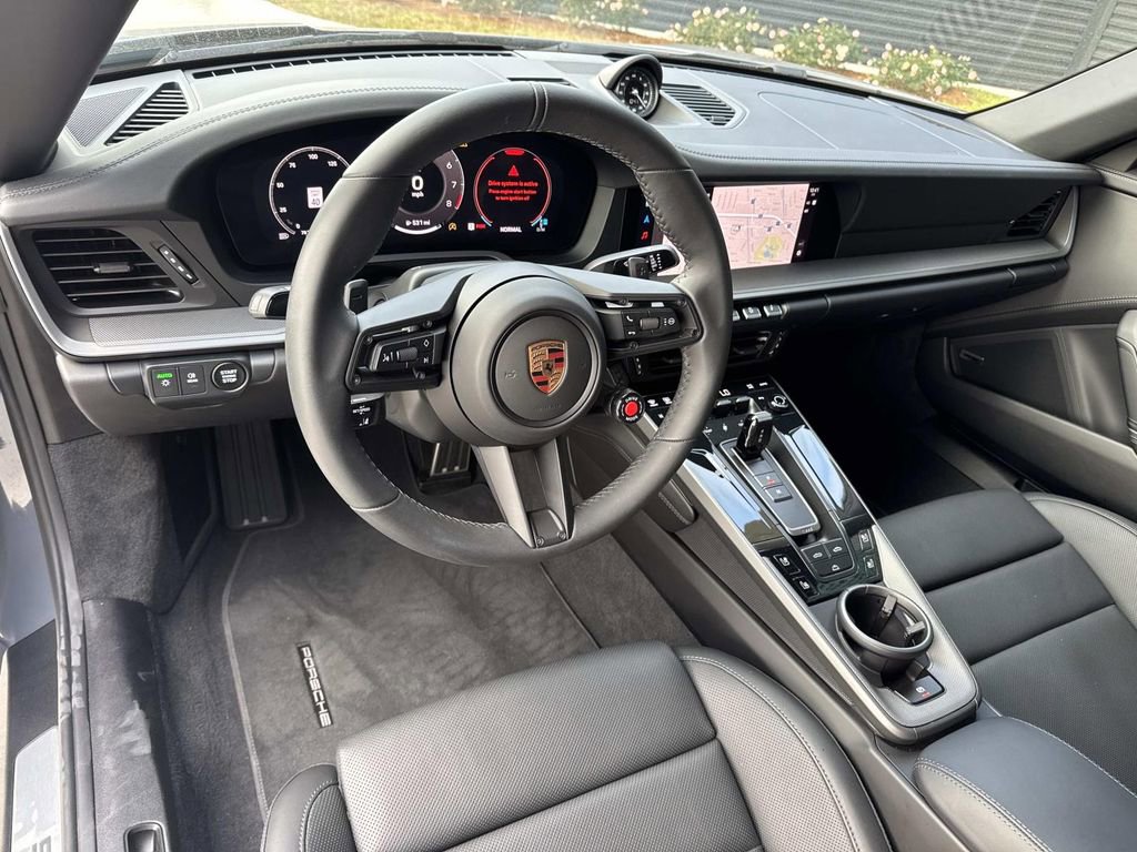 Used 2025 Porsche 911 Carrera image 4