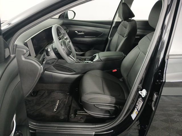 Used 2025 Hyundai Tucson SE image 9