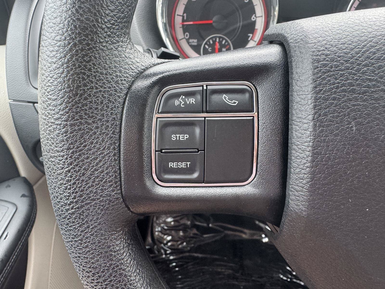 Used 2019 Dodge Grand Caravan SE w/ UConnect Hands-Free Group FWD image 15