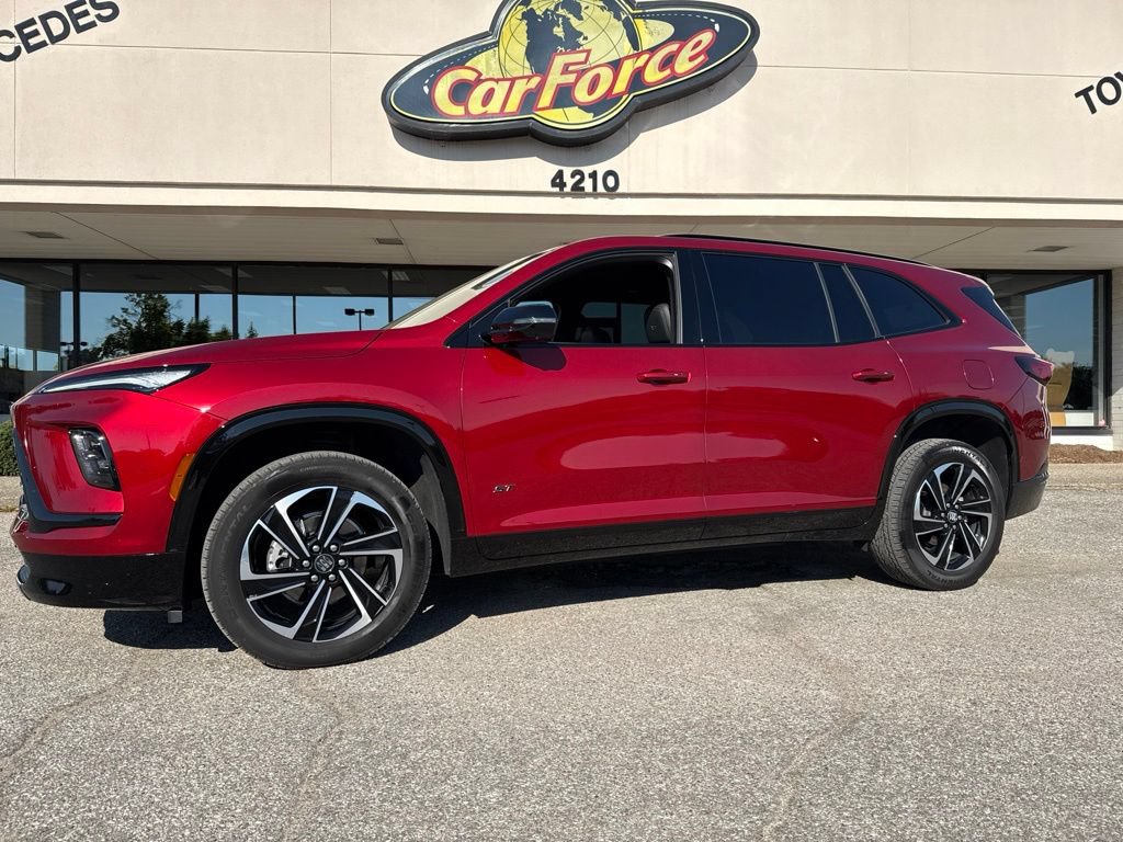 Used 2025 Buick Enclave Sport Touring w/ Power Package FWD image 21
