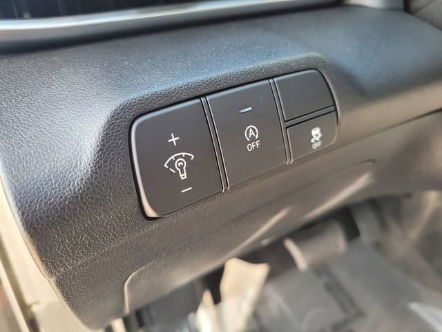 Used 2025 Hyundai Elantra SE FWD image 19