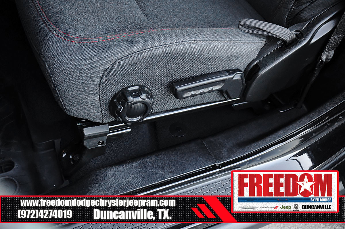 Used 2024 Jeep Wrangler Rubicon AWD/4WD image 33