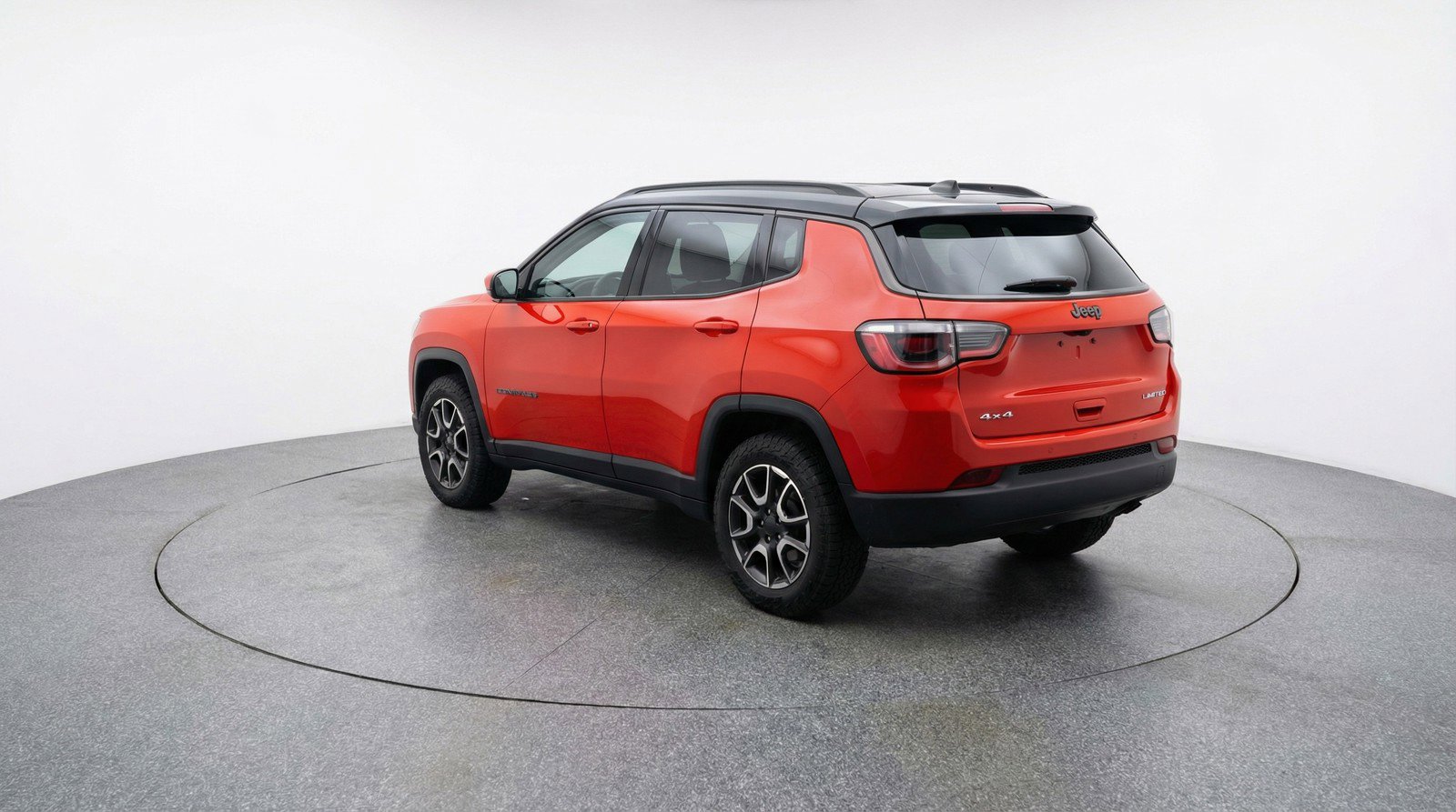Used 2025 Jeep Compass Trailhawk image 6