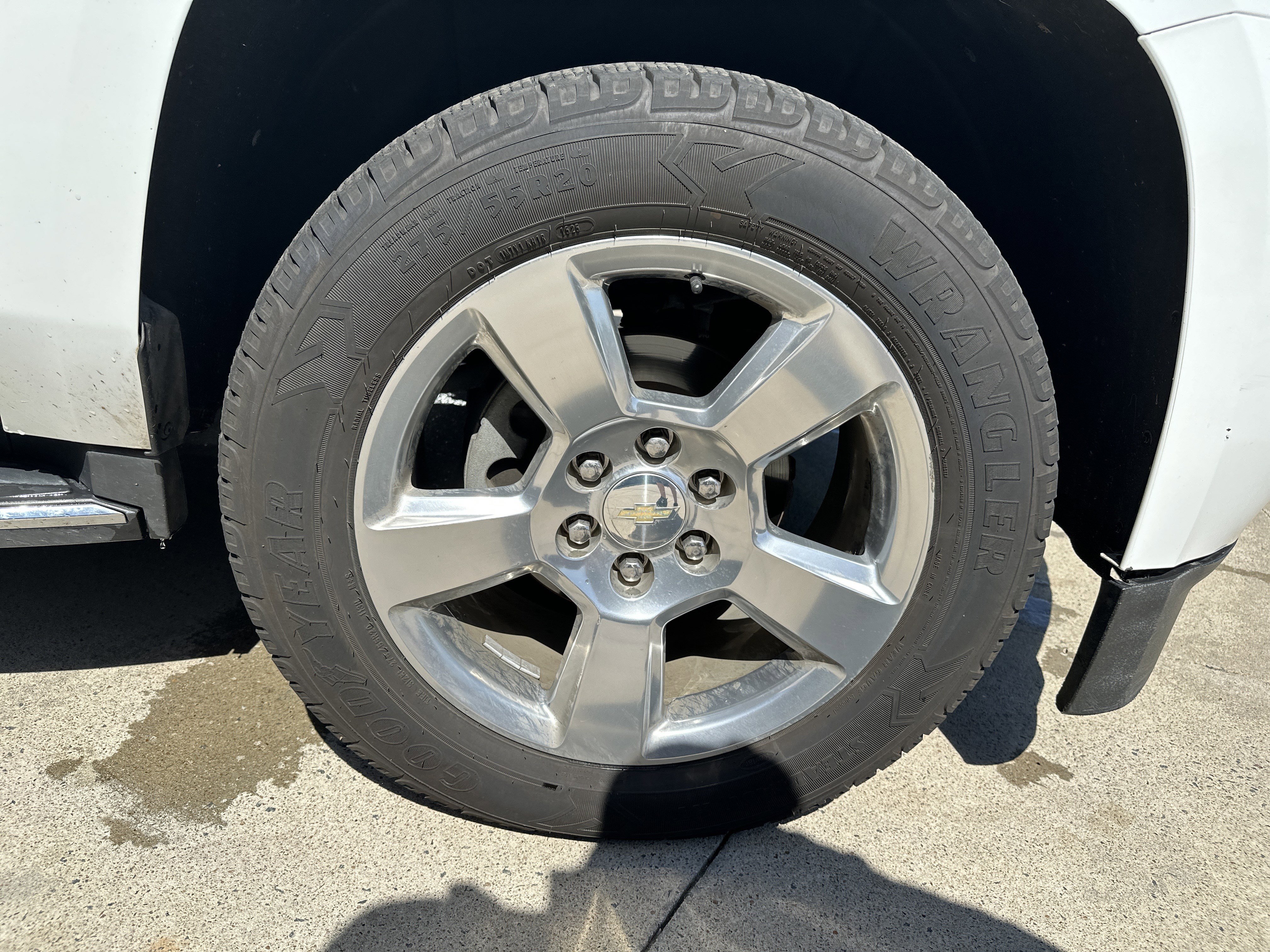 Used 2018 Chevrolet Suburban Premier RWD image 36