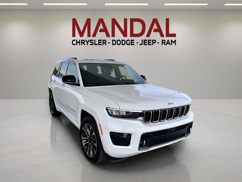 Used 2022 Jeep Grand Cherokee Overland w/ Luxury Tech Group IV image 4