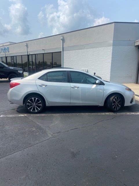 Used 2018 Toyota Corolla SE w/ Carpet Mat Package (TMS) FWD image 4