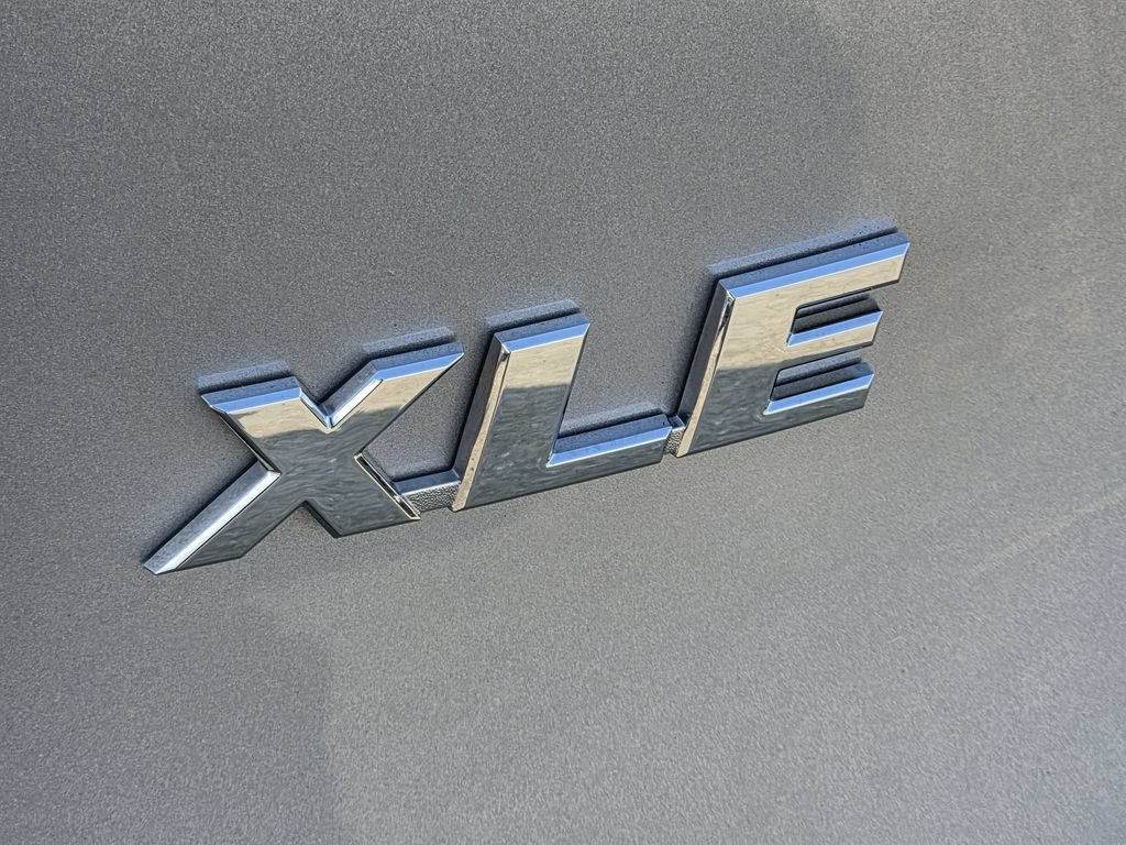 Used 2025 Toyota RAV4 XLE FWD image 11