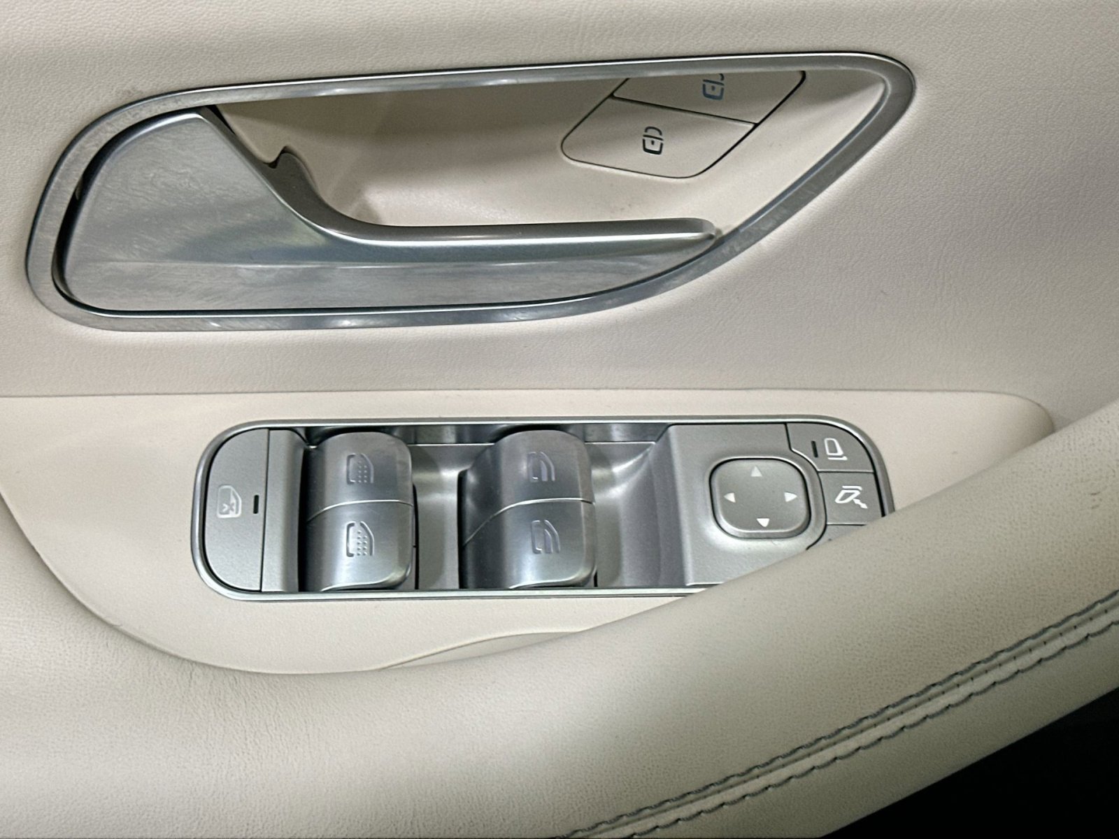 Used 2023 Mercedes-Benz GLS 63 AMG 4MATIC image 16