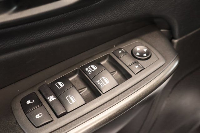 Used 2022 Jeep Cherokee Trailhawk w/ Comfort/Convenience Group AWD/4WD image 10
