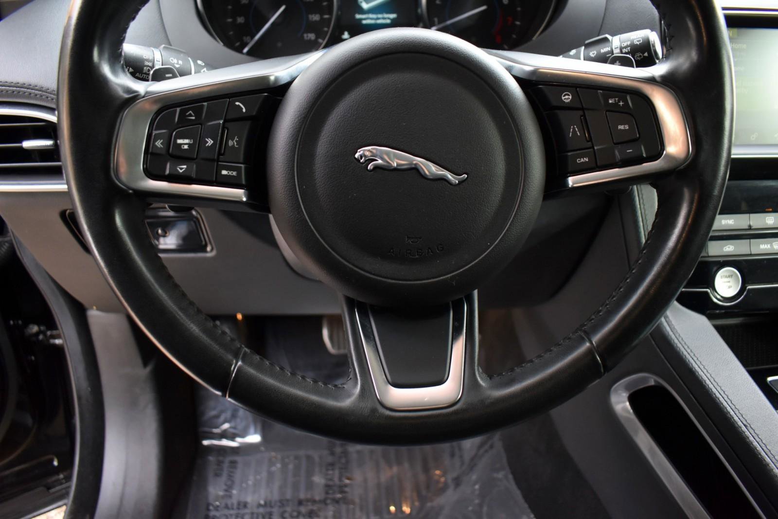 Used 2019 Jaguar F-PACE Prestige image 16