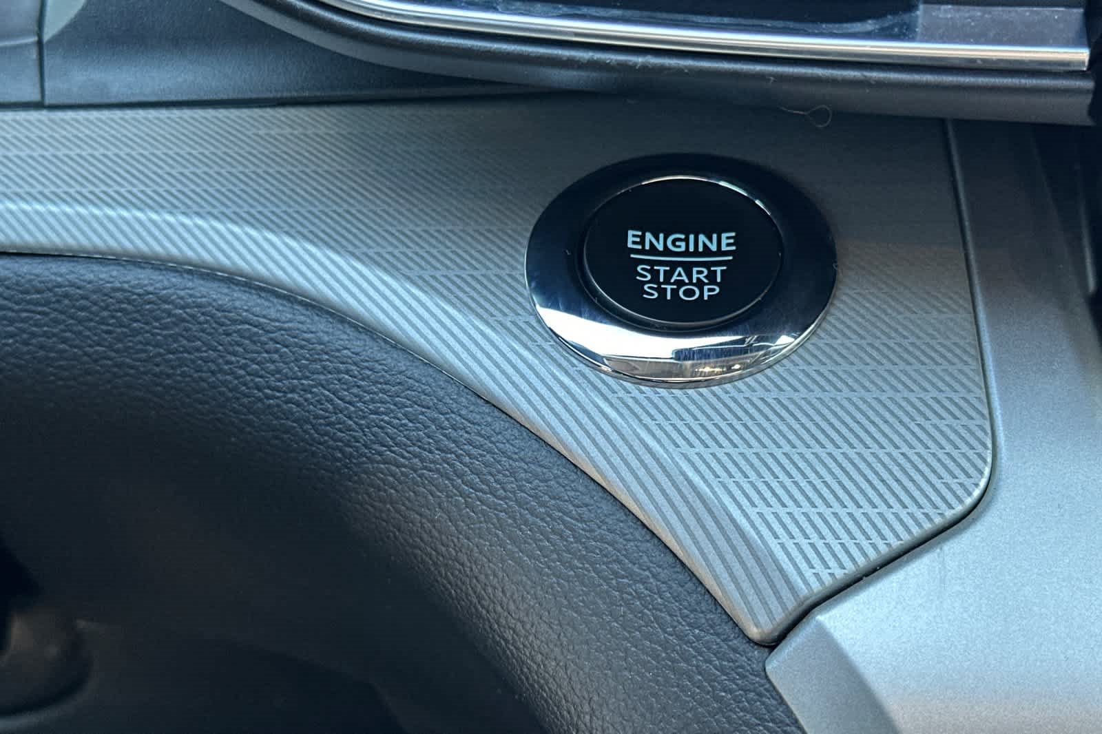 Certified 2022 Ford Explorer XLT w/ Equipment Group 202A image 25