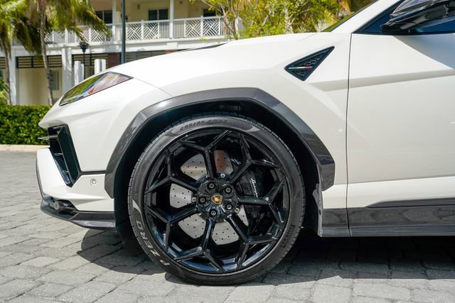 Used 2023 Lamborghini Urus Performante image 13