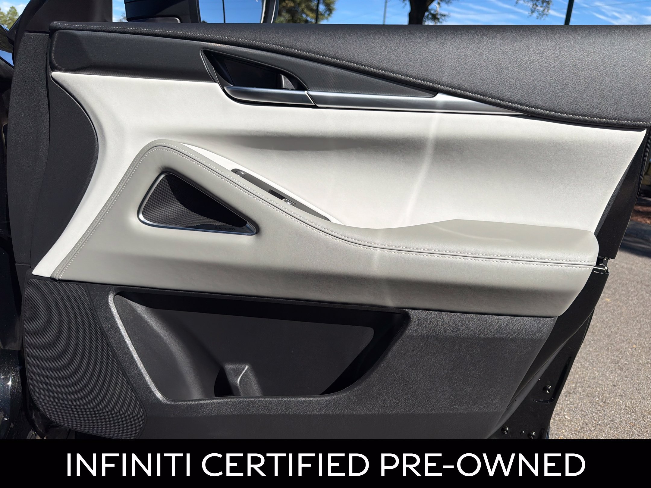 Certified 2026 INFINITI QX60 Luxe w/ Cargo Package FWD image 38
