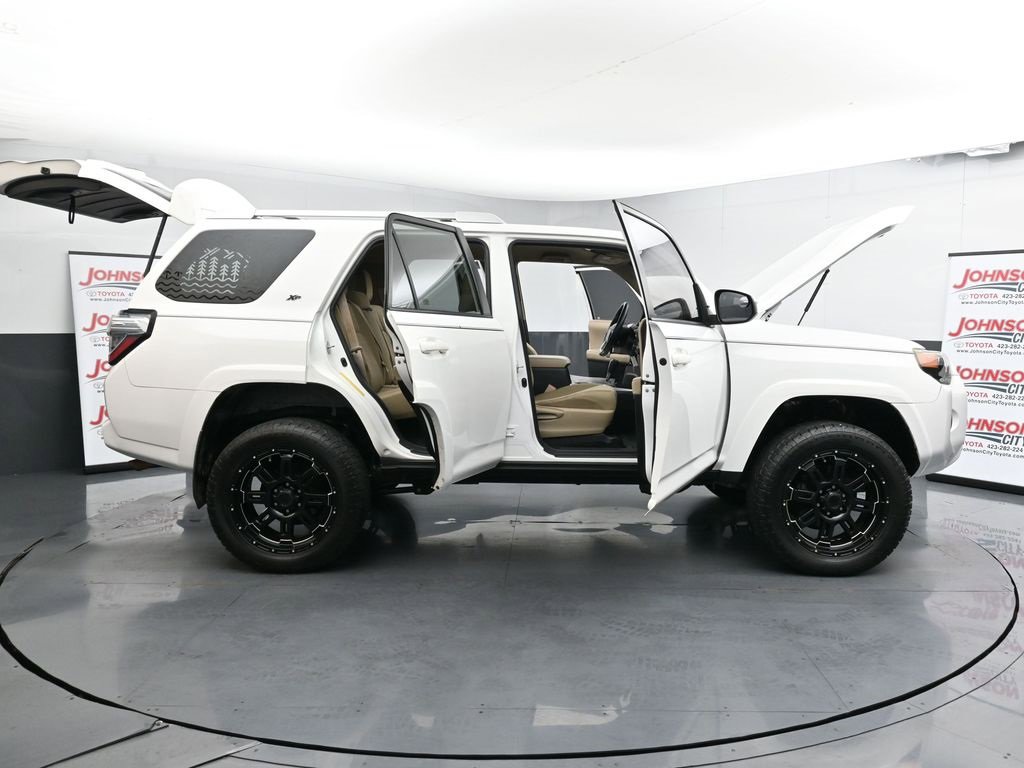 Used 2016 Toyota 4Runner SR5 image 39