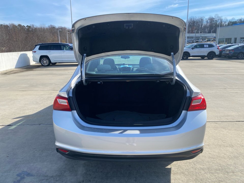Used 2022 Chevrolet Malibu LS image 16