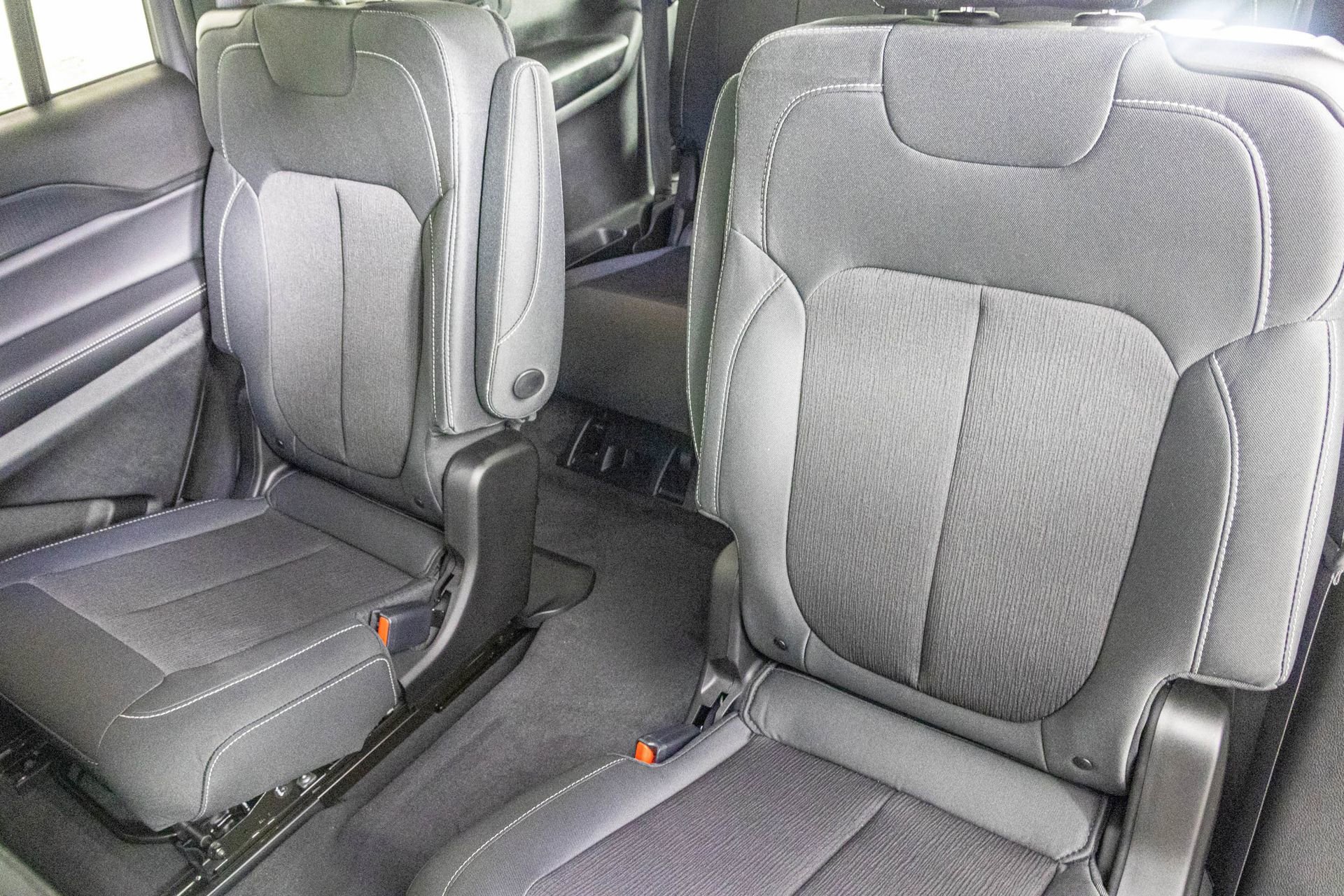 New 2025 Jeep Grand Cherokee L Laredo w/ Luxury Tech Group I image 28