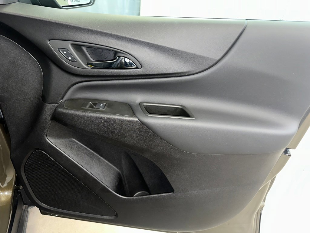 Certified 2024 Chevrolet Equinox LT w/ LPO, Floor Liner Package image 31