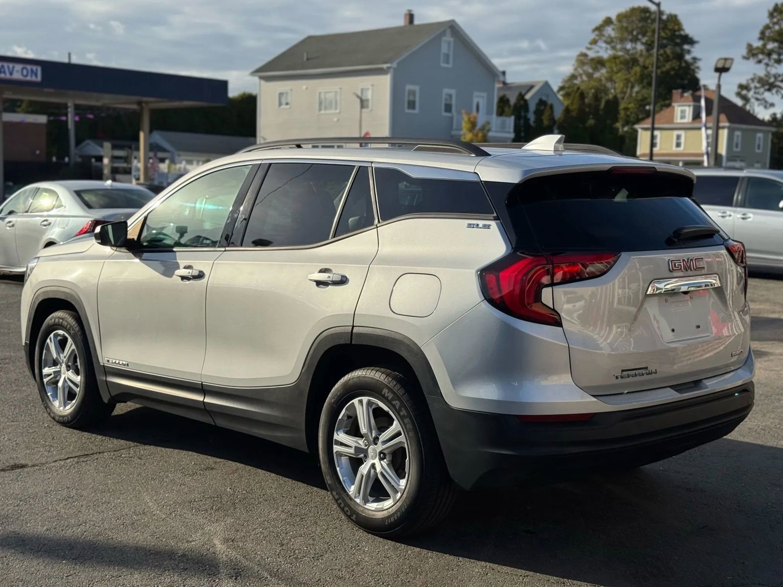 Used 2018 GMC Terrain SLE w/ Driver Convenience Package image 5