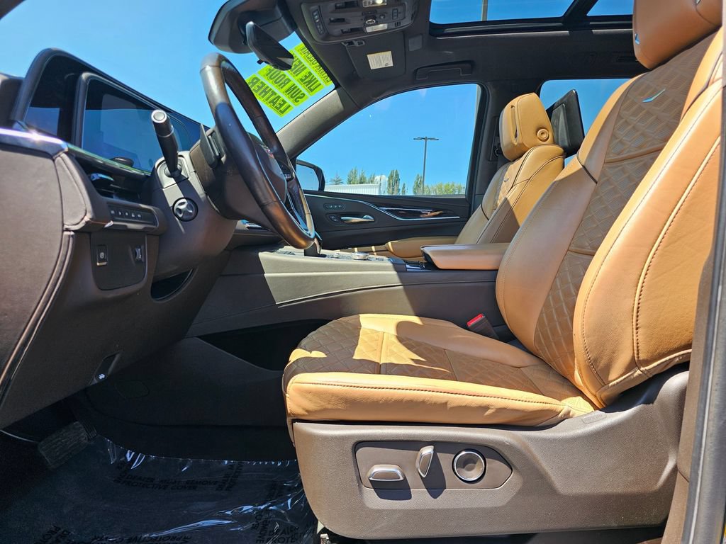 Certified 2021 Cadillac Escalade Premium Luxury AWD/4WD image 30