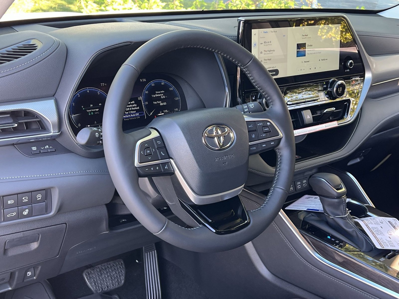 New 2025 Toyota Highlander Platinum image 11